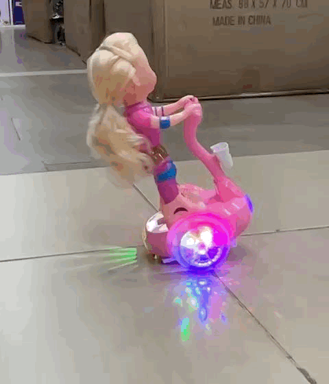 JUGUETE DE MUNECA EN SCOOTER